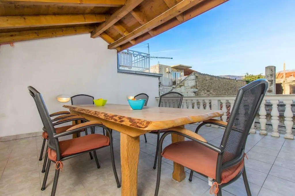Apartments Bogic Kastela